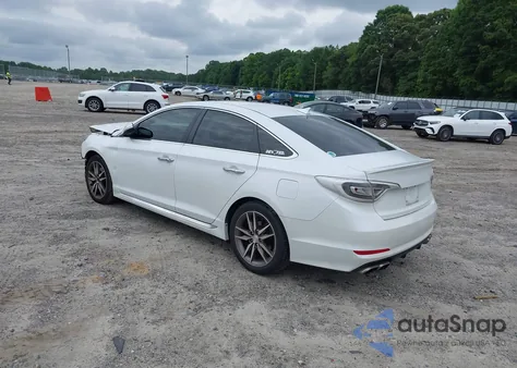 2015 Hyundai Sonata Sport 2.0T z USA, uszkodzony, nr VIN 5NPE34AB7FH037014